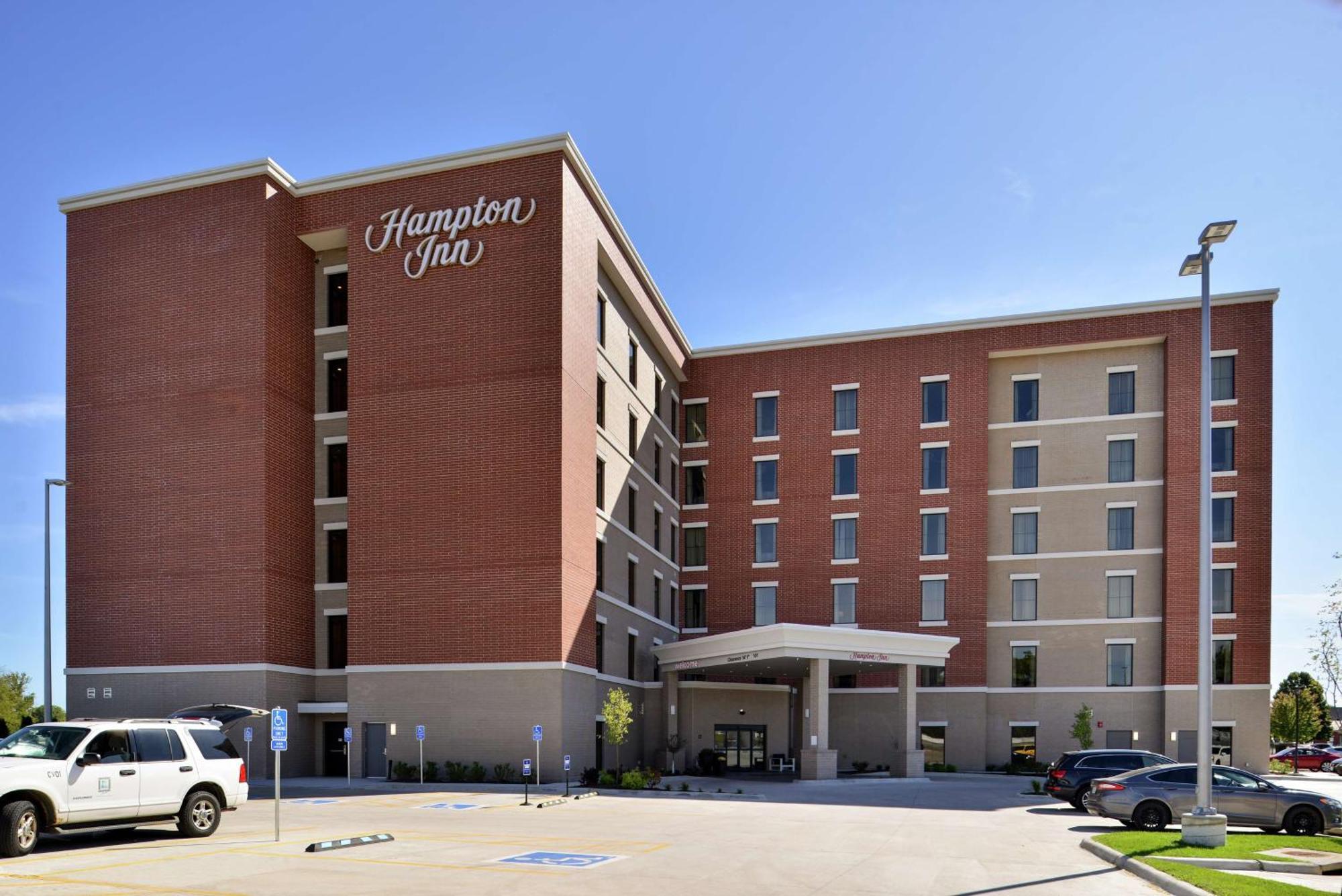 Hampton Inn Cedar Falls Downtown, Ia Экстерьер фото