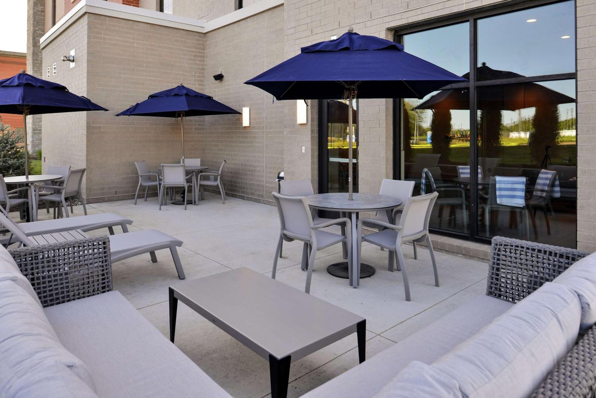Hampton Inn Cedar Falls Downtown, Ia Экстерьер фото