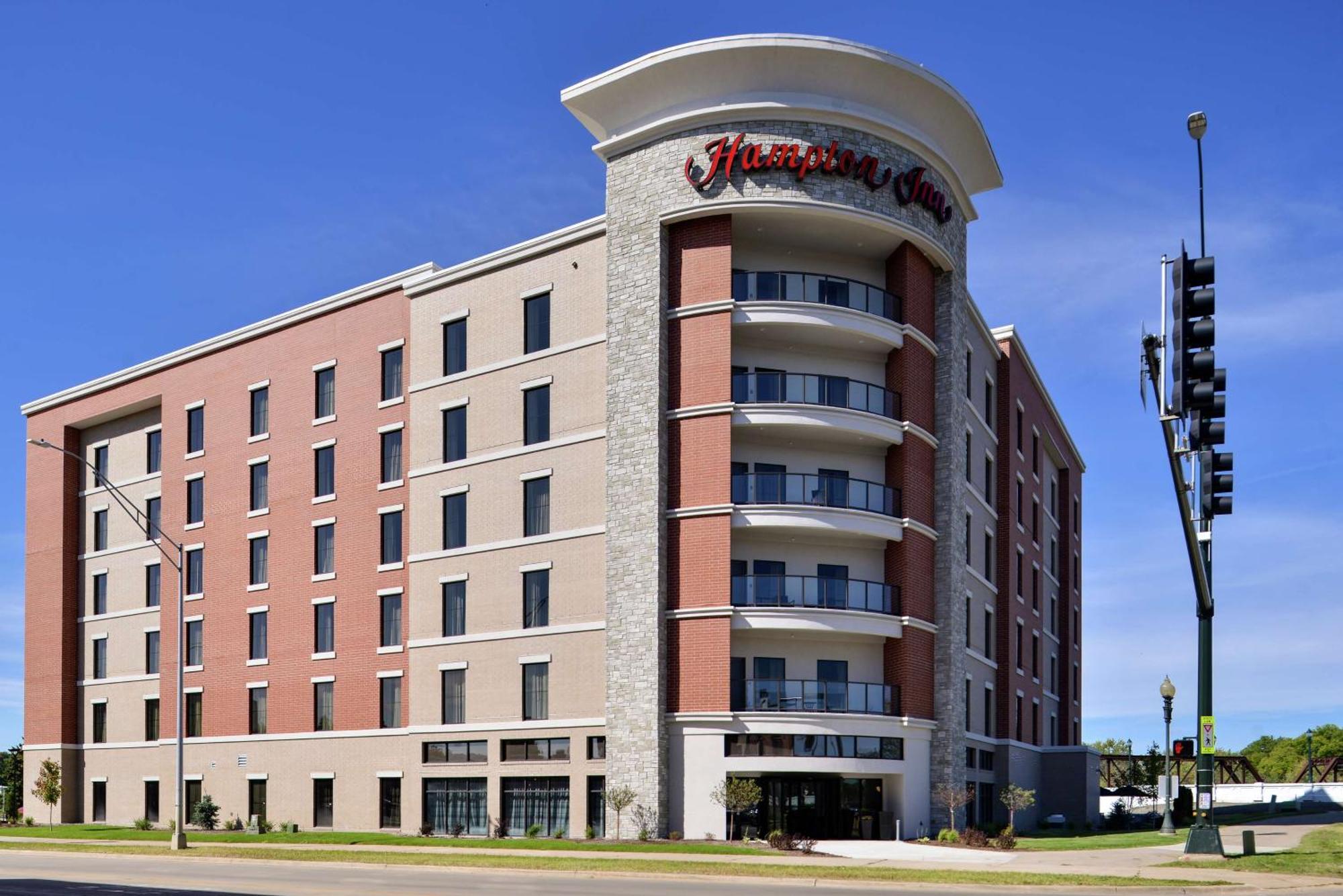 Hampton Inn Cedar Falls Downtown, Ia Экстерьер фото